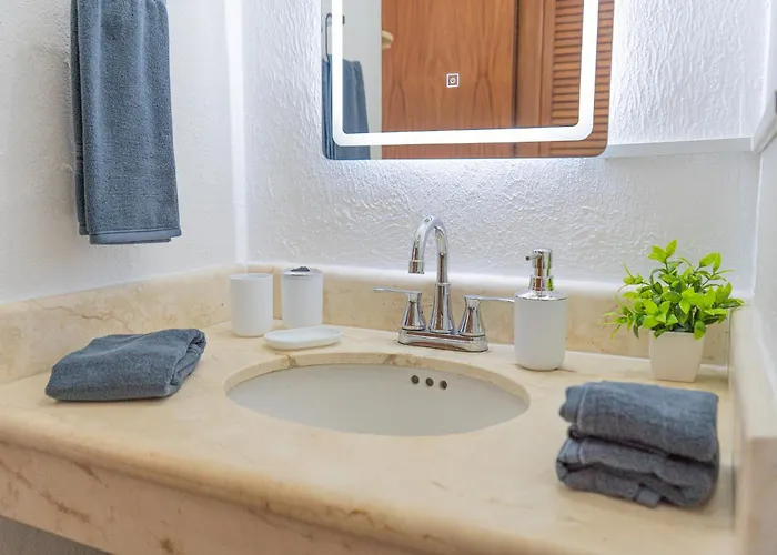 Modern 2br 2ba Downtown Playa - Pool - 5th Ave * Playa del Carmen